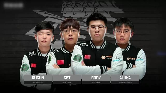 也是阿德利 也是阿德利